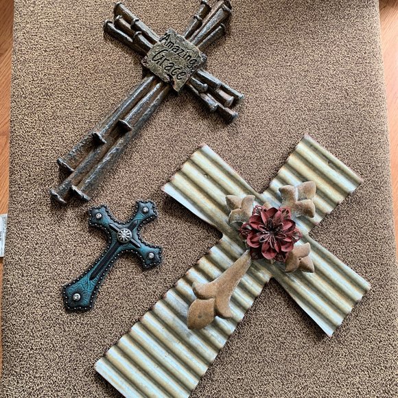 3 pc  Wall art, Cross, metal, western, Crosses, rippled metal, resin, Amazing - Picture 1 of 15